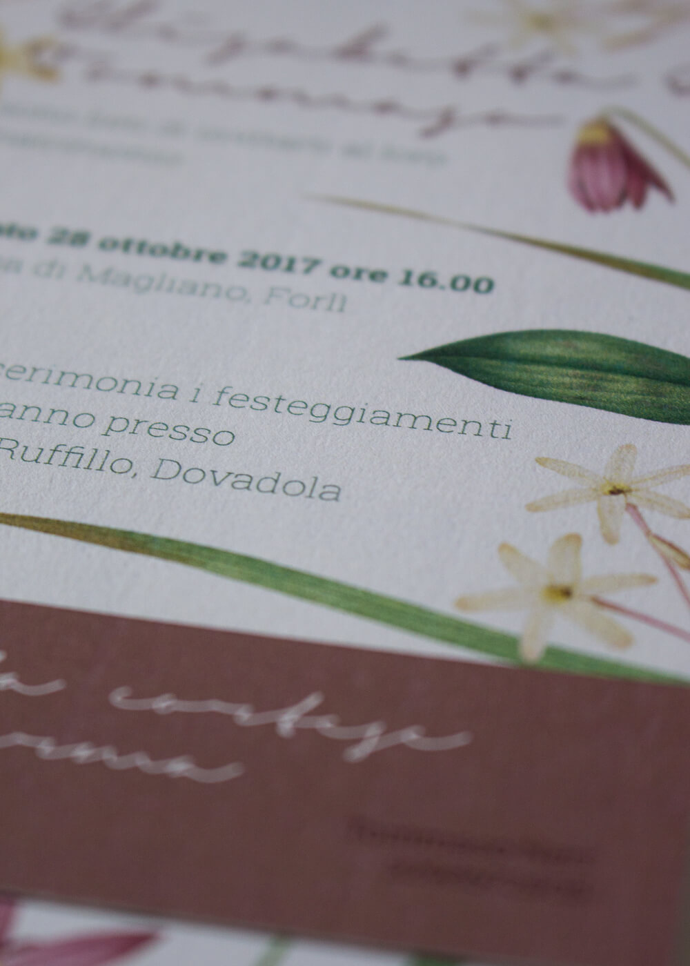 Wedding suite botanica Lillie - Dettagli inviti botanici in carta vergata - Lily&Sage Design